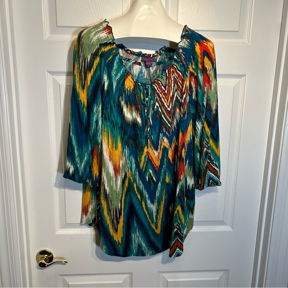 Beverly Drive Three Quarter Sleeve Peasant Top - Picture 1 of 9